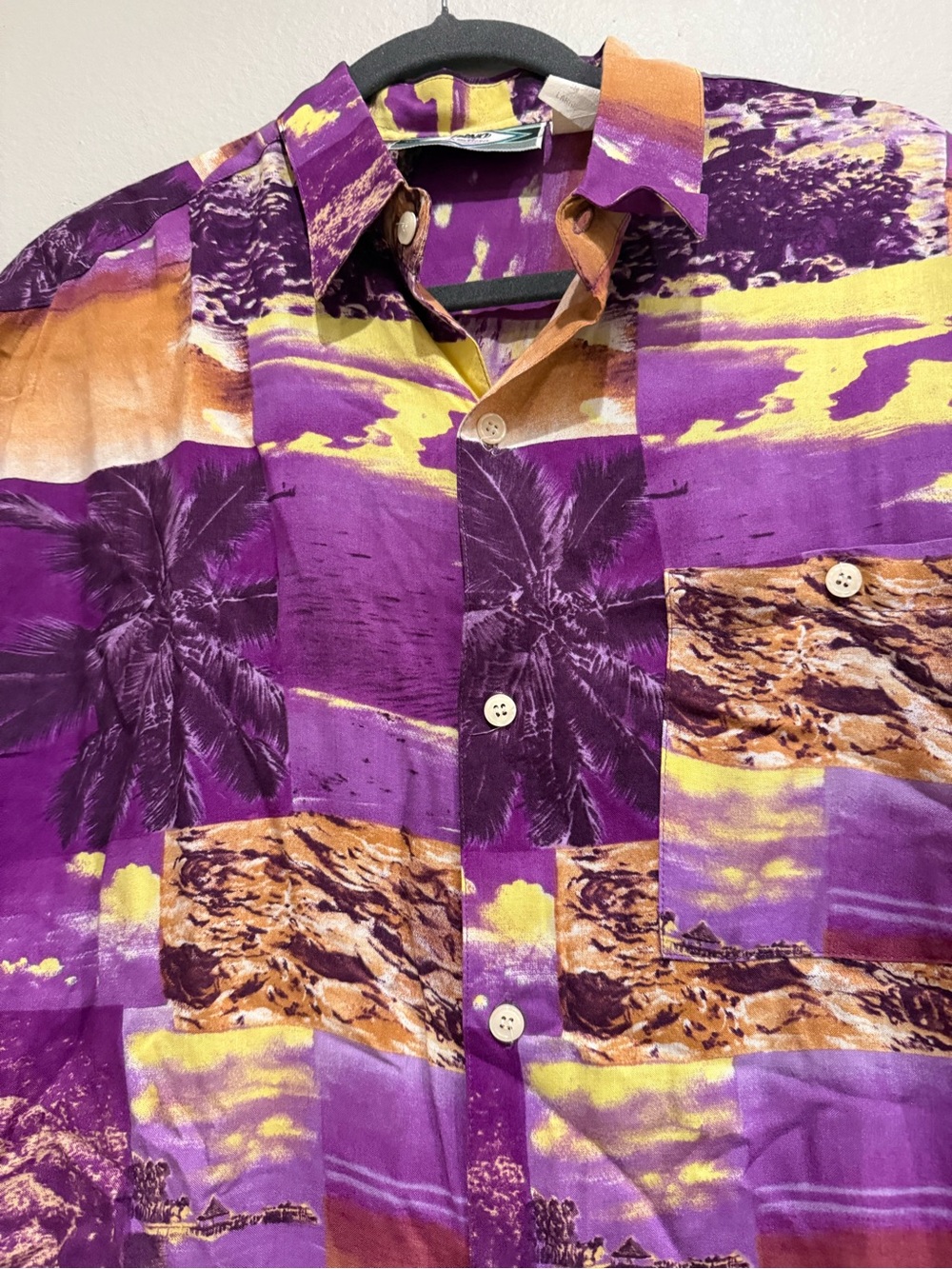 Men's Vintage 90s Rayon Tropical Print Short-Sleeve Button Down Shirt